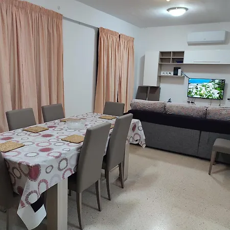 Lägenhet Dolphin Court 3-bedroom Sea View In Marsaskala, Malta