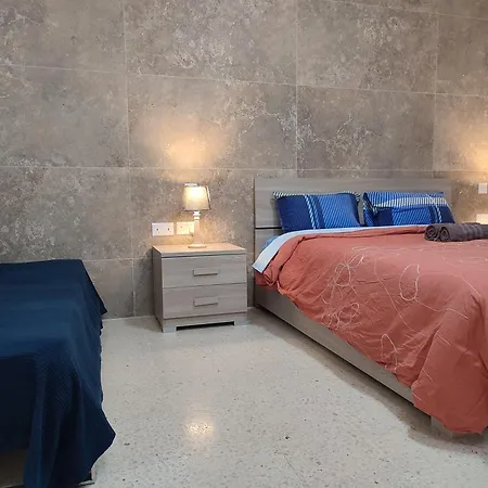 Dolphin Court 3-bedroom Sea View In Marsaskala, Malta Lägenhet Marsaskala