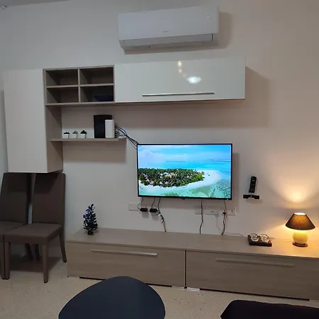 Lägenhet Dolphin Court 3-bedroom Sea View In Marsaskala, Malta *