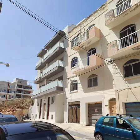 Dolphin Court 3-bedroom Sea View In Marsaskala, Malta Lägenhet