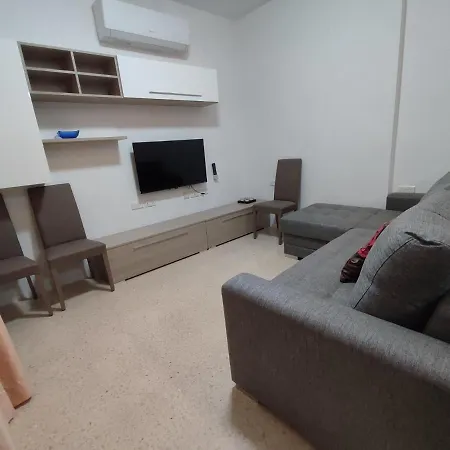 Dolphin Court 3-bedroom Sea View In Marsaskala, Malta Apartament