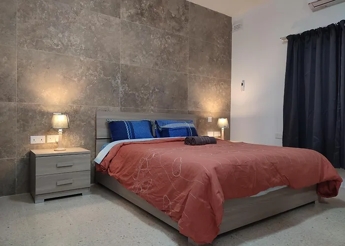 Dolphin Court 3-bedroom Sea View In Marsaskala, Malta