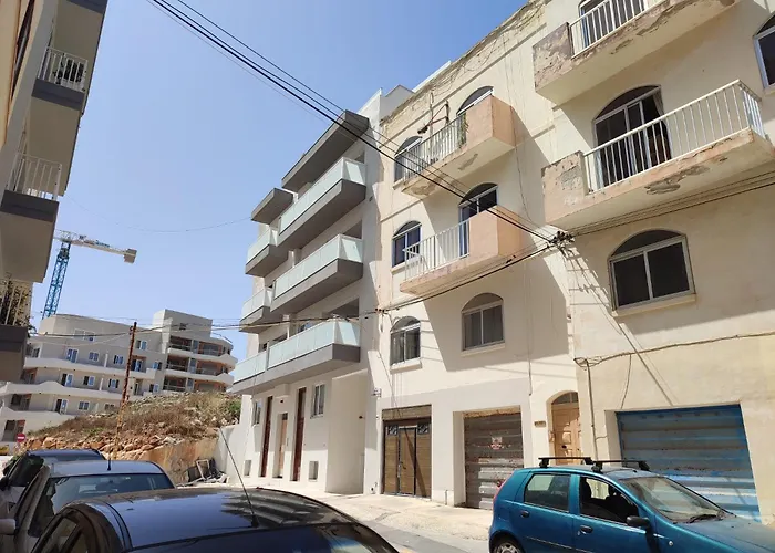 Dolphin Court 3-bedroom Sea View In Marsaskala, Malta Apartment